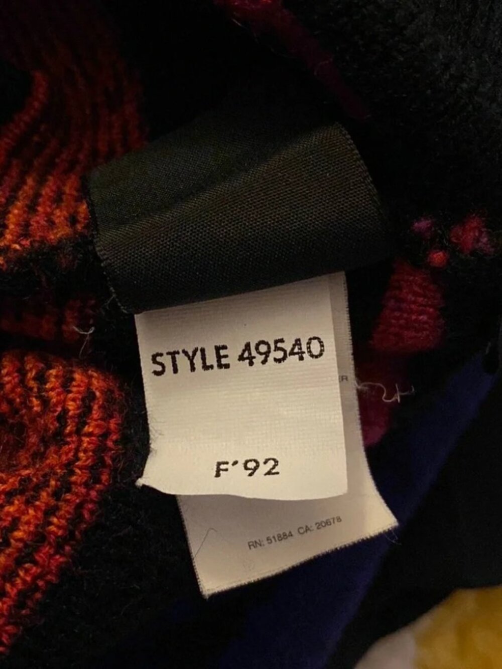 Vintage 1990s 1992 Patagonia black orange pink striped wool blend beanie hat - Picture 9 of 9